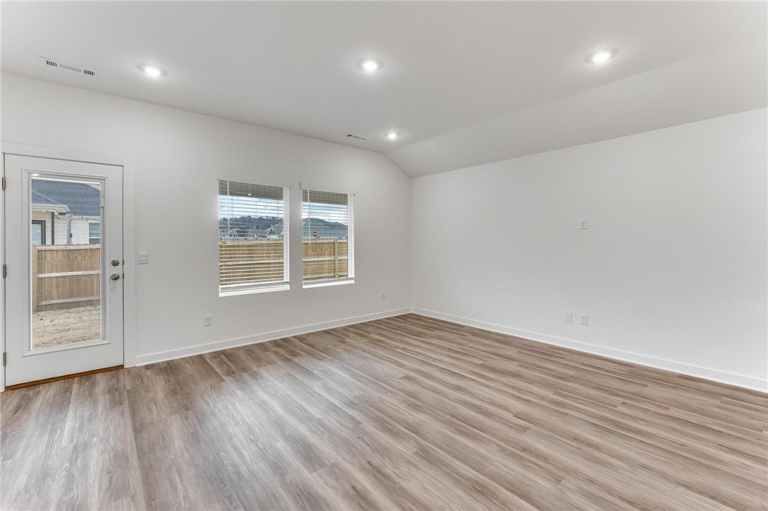 603 S Neon Ave – photo 3