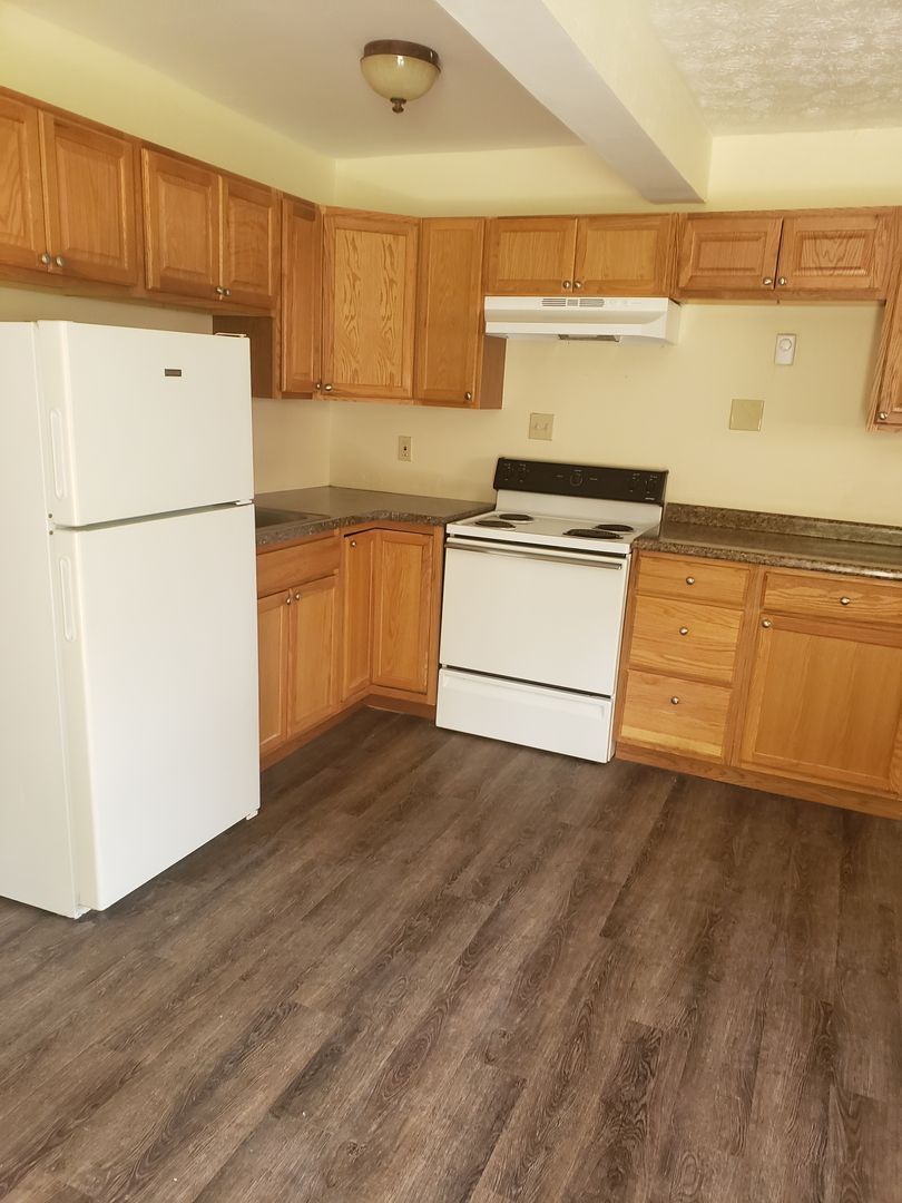 947 Business 28 unit 31 – photo 2