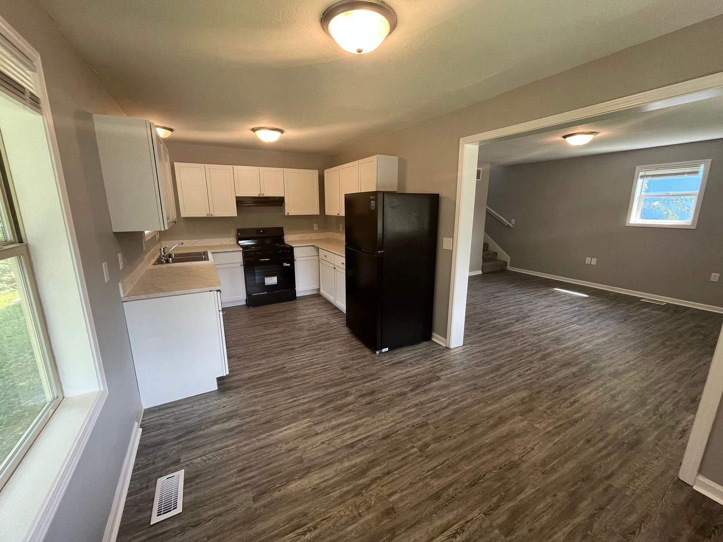 328 S Yellow Springs St – photo 3