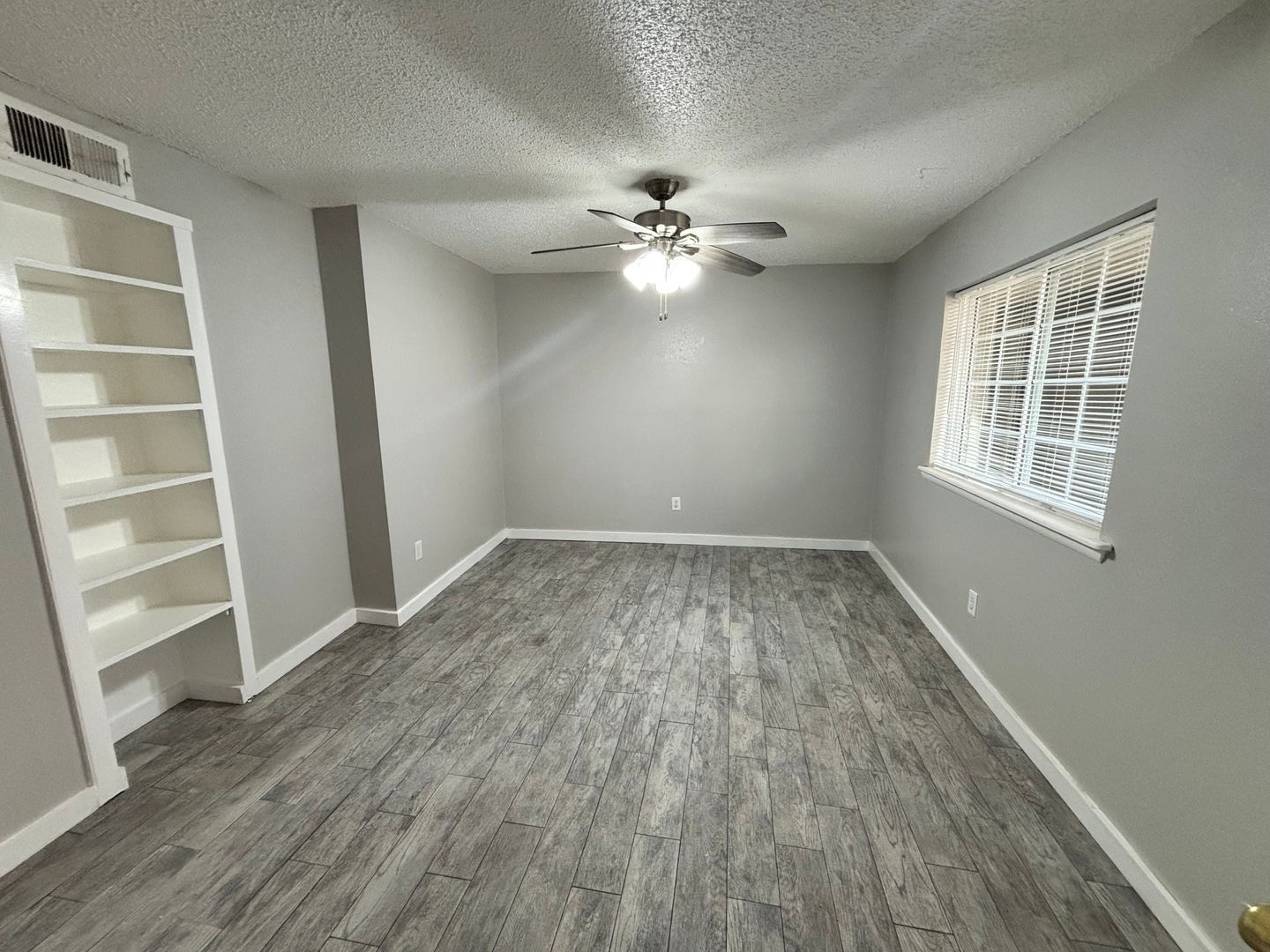 320 E Edwards St unit 12 – photo 3