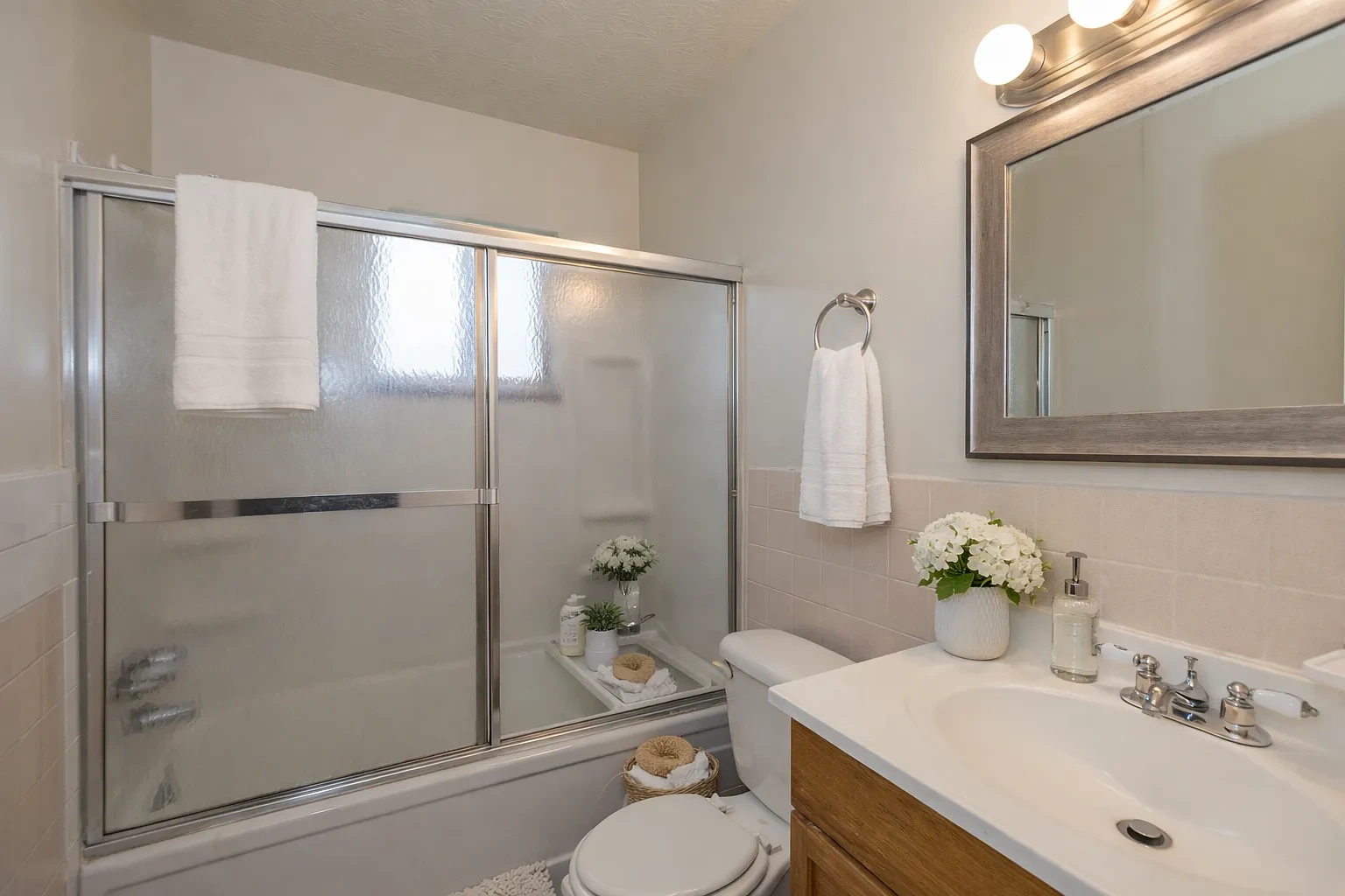 Water's Edge Apartments – photo 5