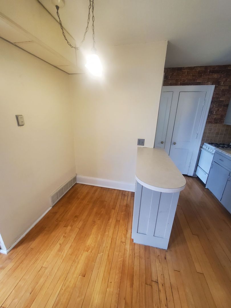 915 Minnesota Ave unit 7 – photo 5