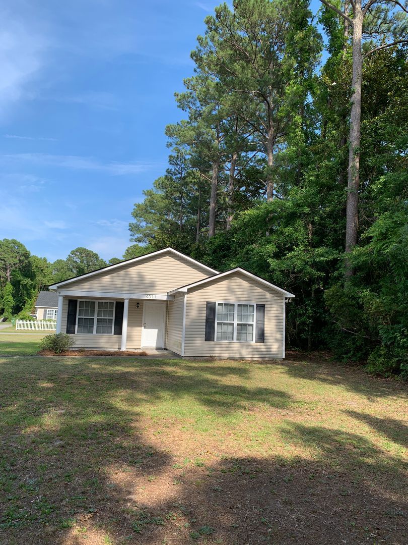 4011 Masonboro Loop Rd – photo 2