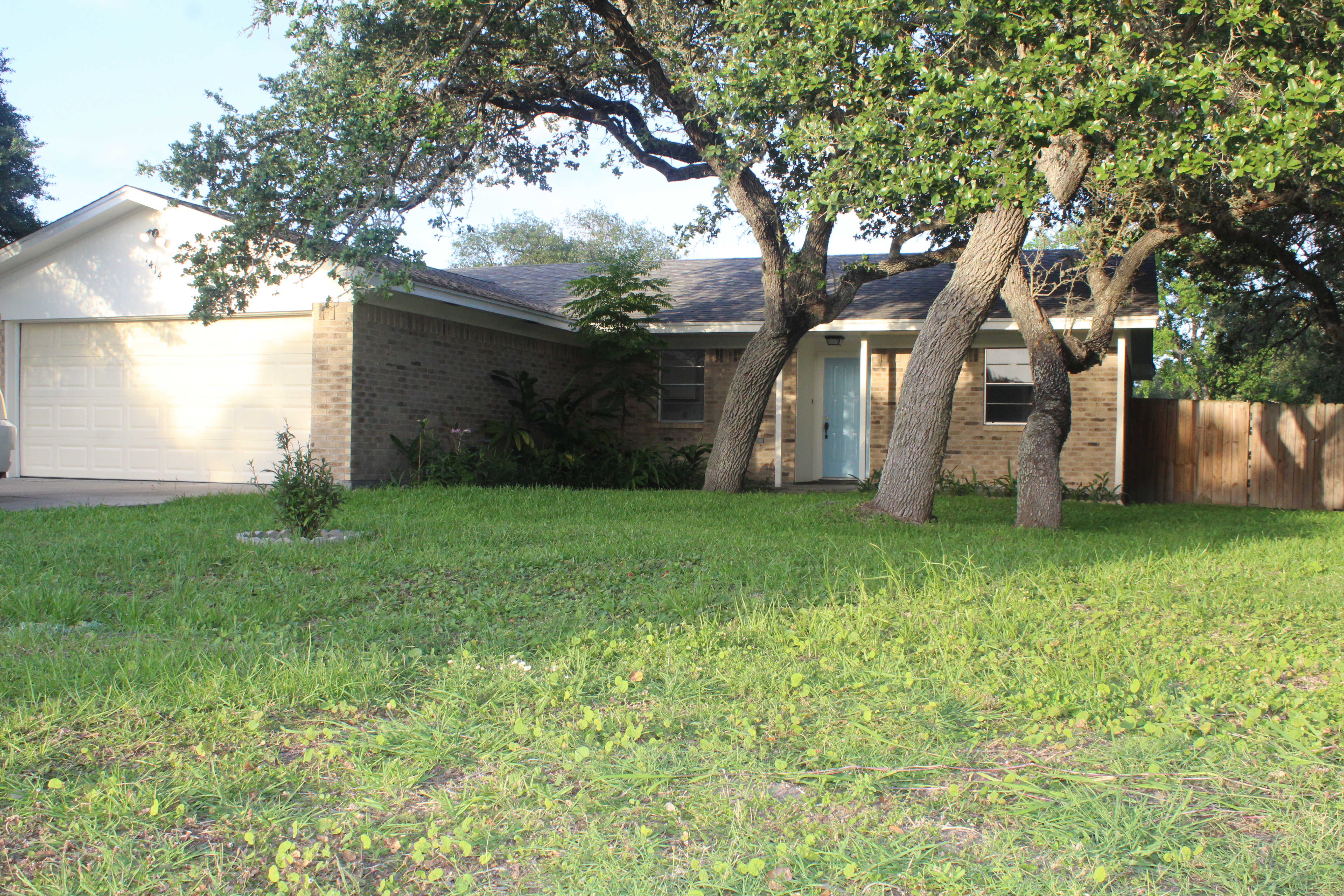 1414 N Live Oak St – photo 1