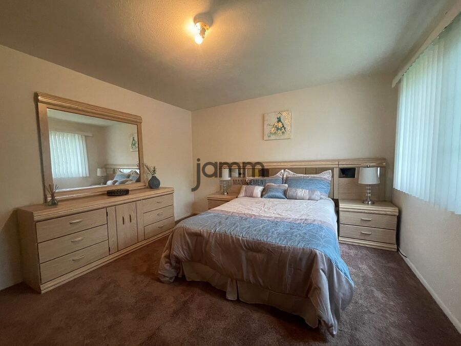 6052 Glenway Dr – photo 1