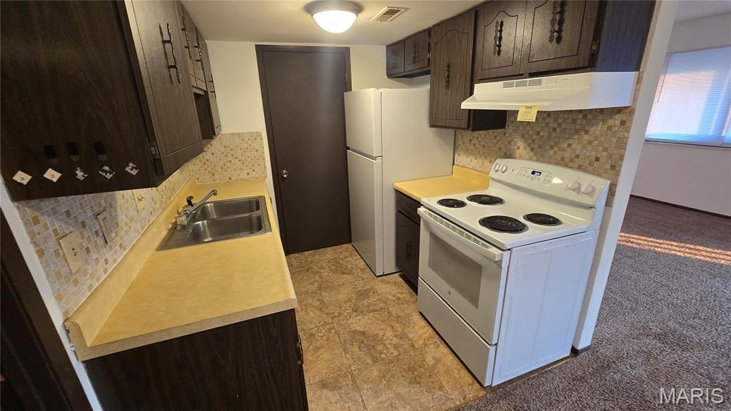 1911 E D St #6 – photo 2