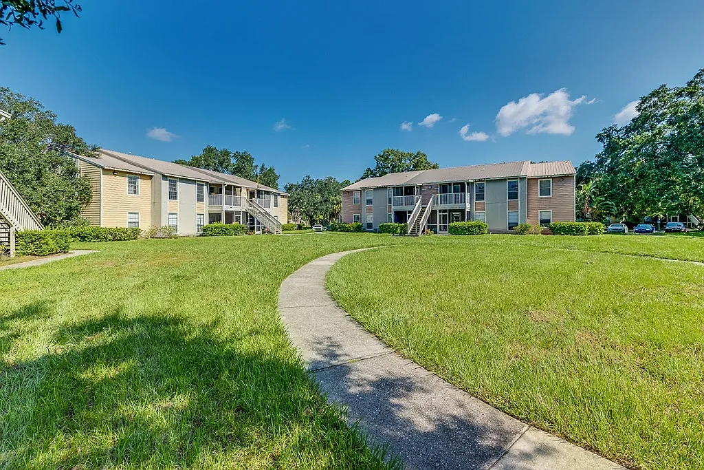 Aventine at Forest Lakes Apartment Homes – photo 1