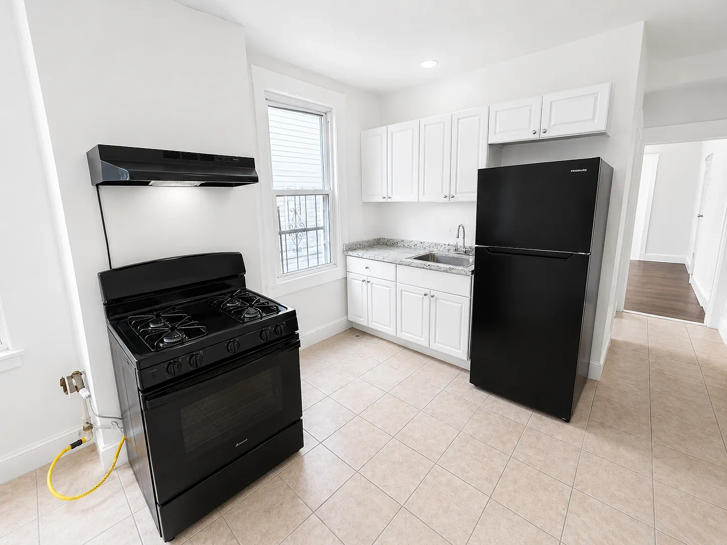 233 Rose St – photo 2