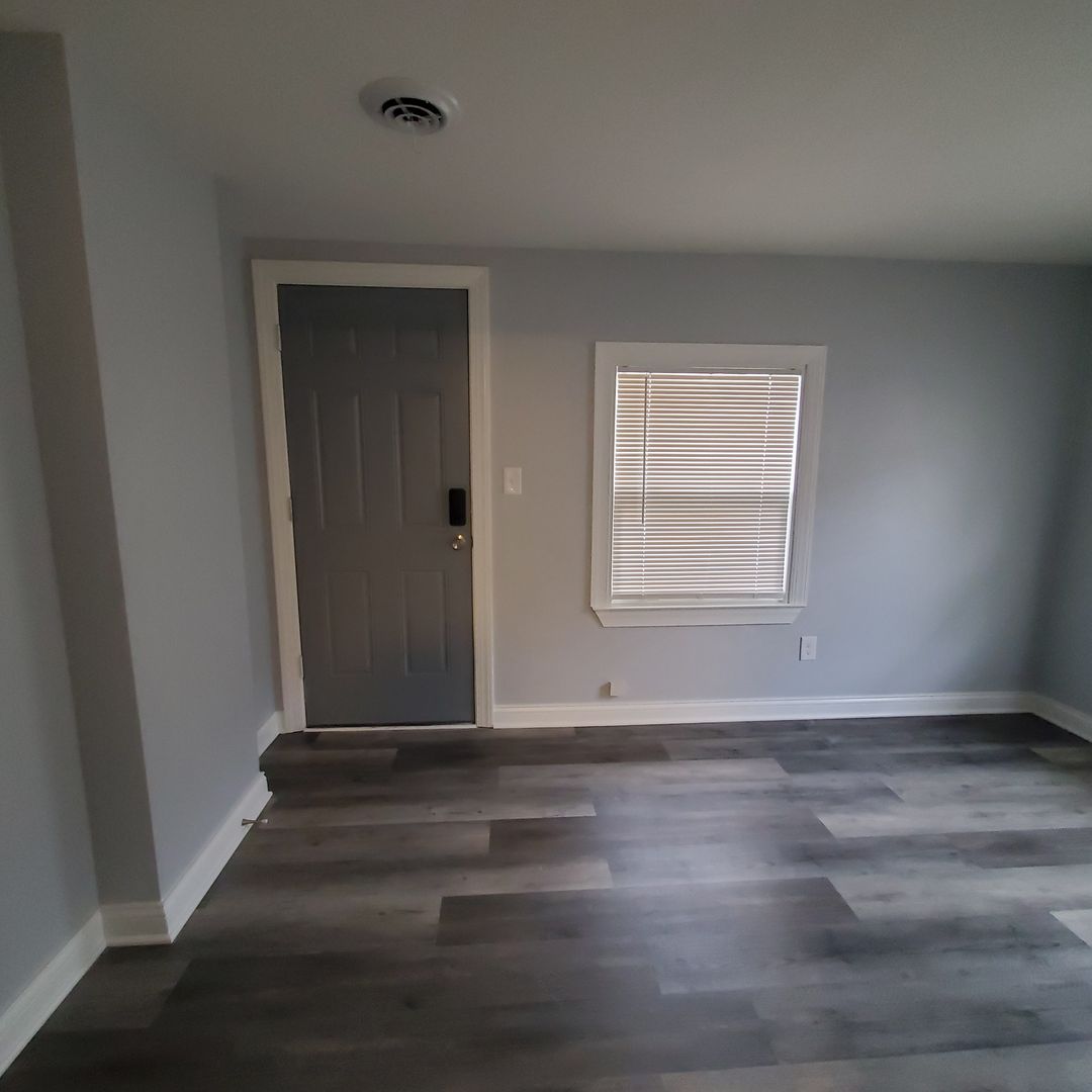 909 College Ave unit 6 – photo 5