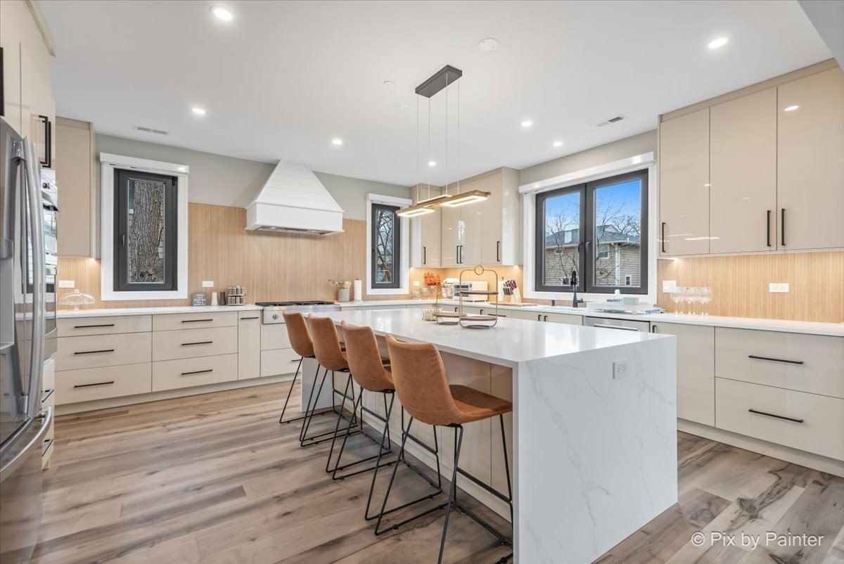 148 Oak St – photo 3
