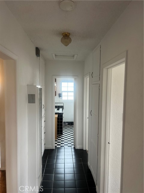 543 Flores St N – photo 4