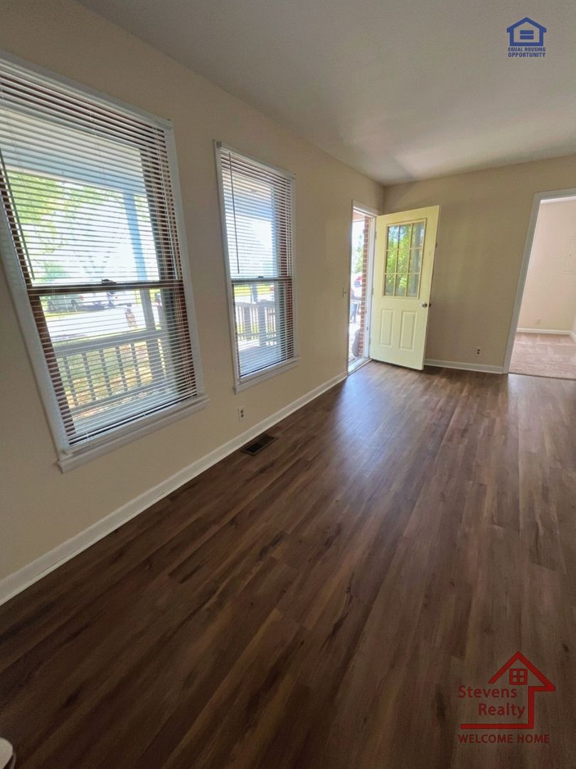 31 Gibson Ave – photo 4