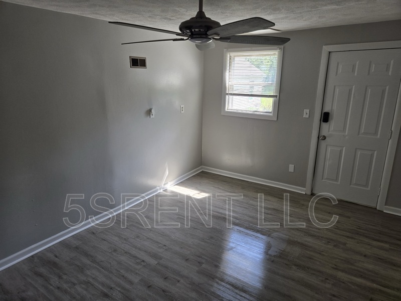 236 S Mary Ellen St unit A – photo 3
