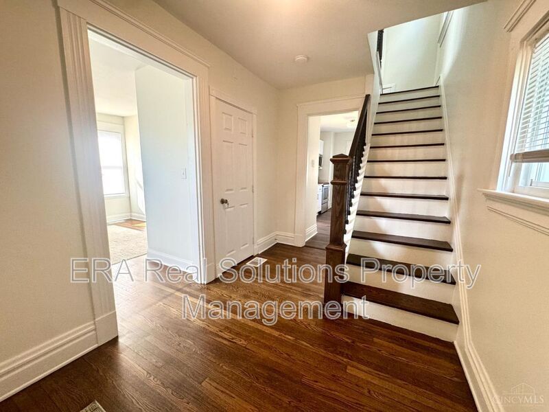1600 Brewster Ave – photo 5