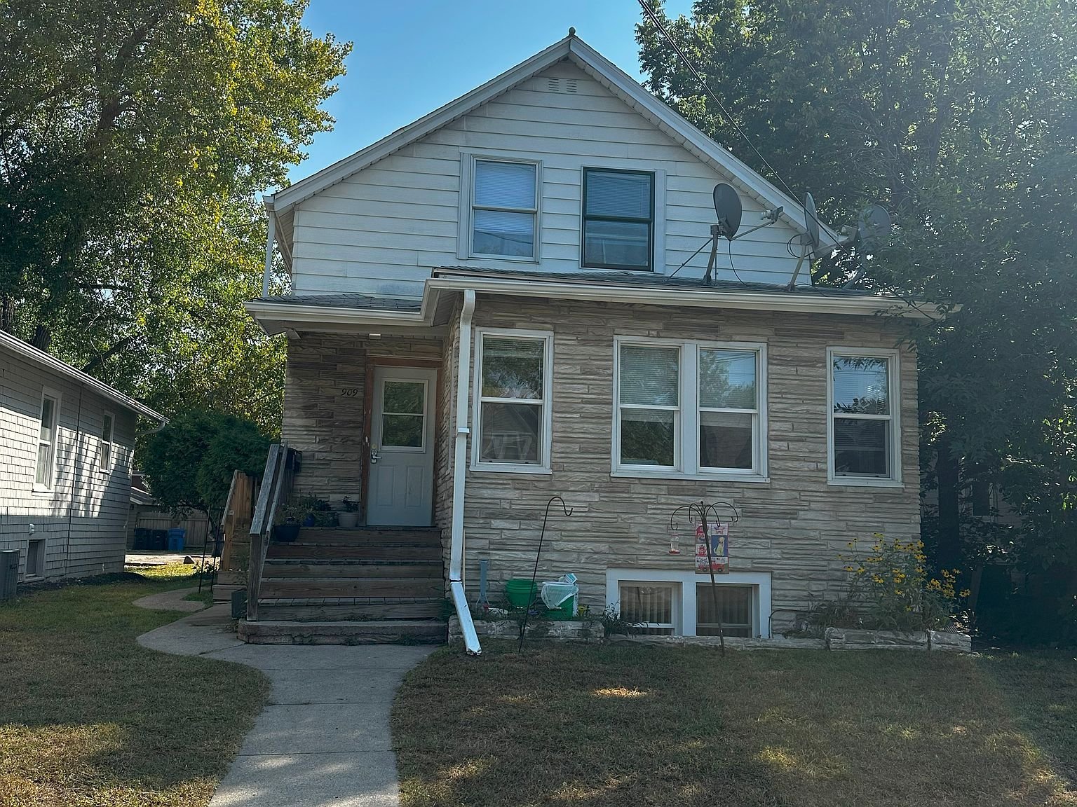 909 University Dr N unit 3 – photo 1