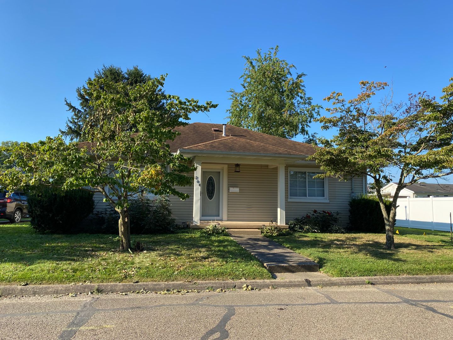 204 E 5th St – photo 2