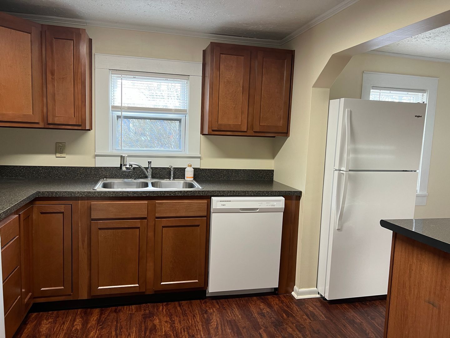 239 E Montrose St – photo 4