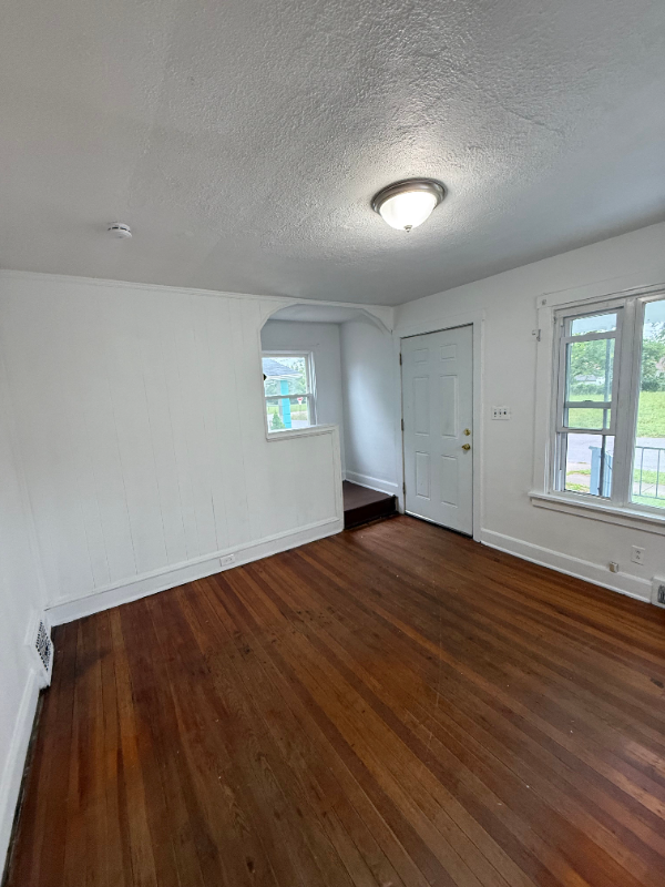 10214 Avon Ave – photo 3