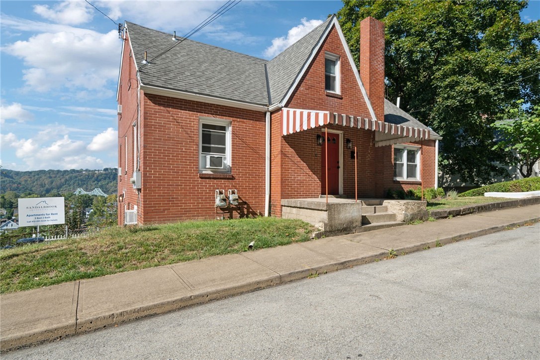 612 Hopkins St unit 2 – photo 1
