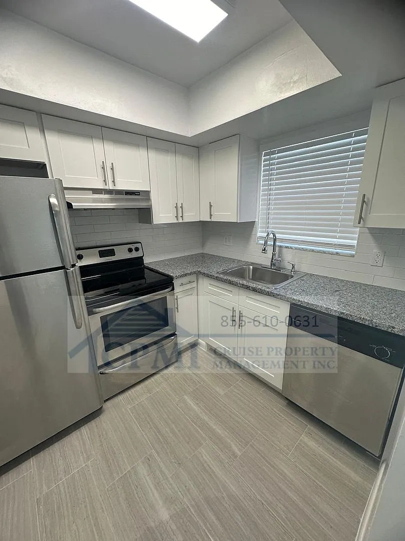 Ocean House - 360 Fiesta Ave Jupiter, FL 33469 – photo 5
