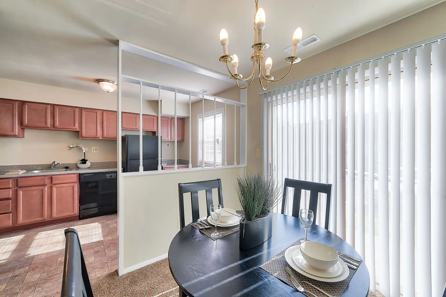 Jamestowne Apartments – photo 1