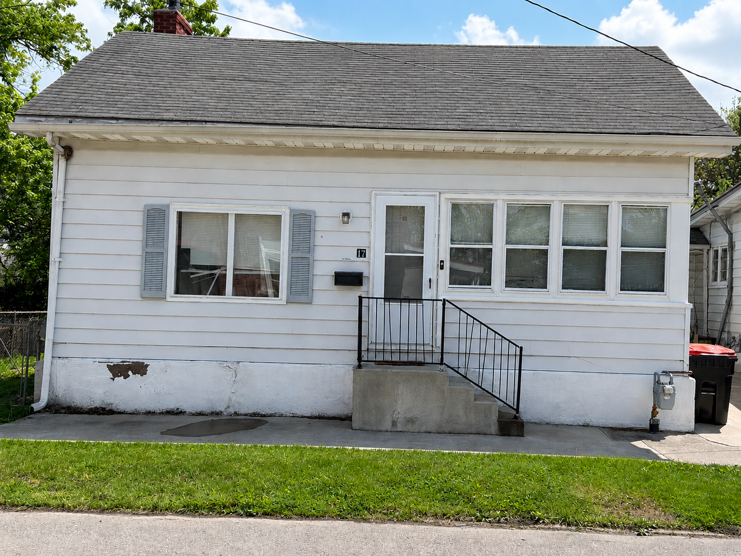 17 Poplar Ave – photo 1