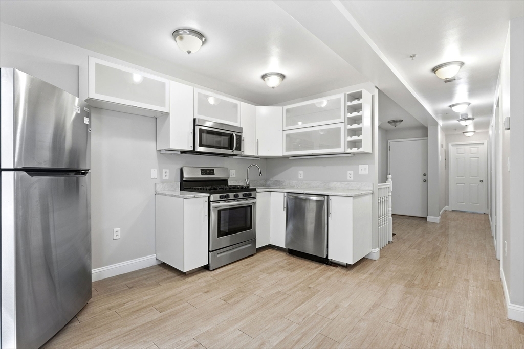 191 Everett St unit 1 – photo 1