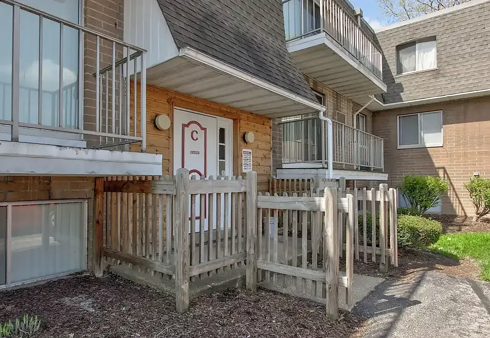 Lake Street Apartments – photo 2