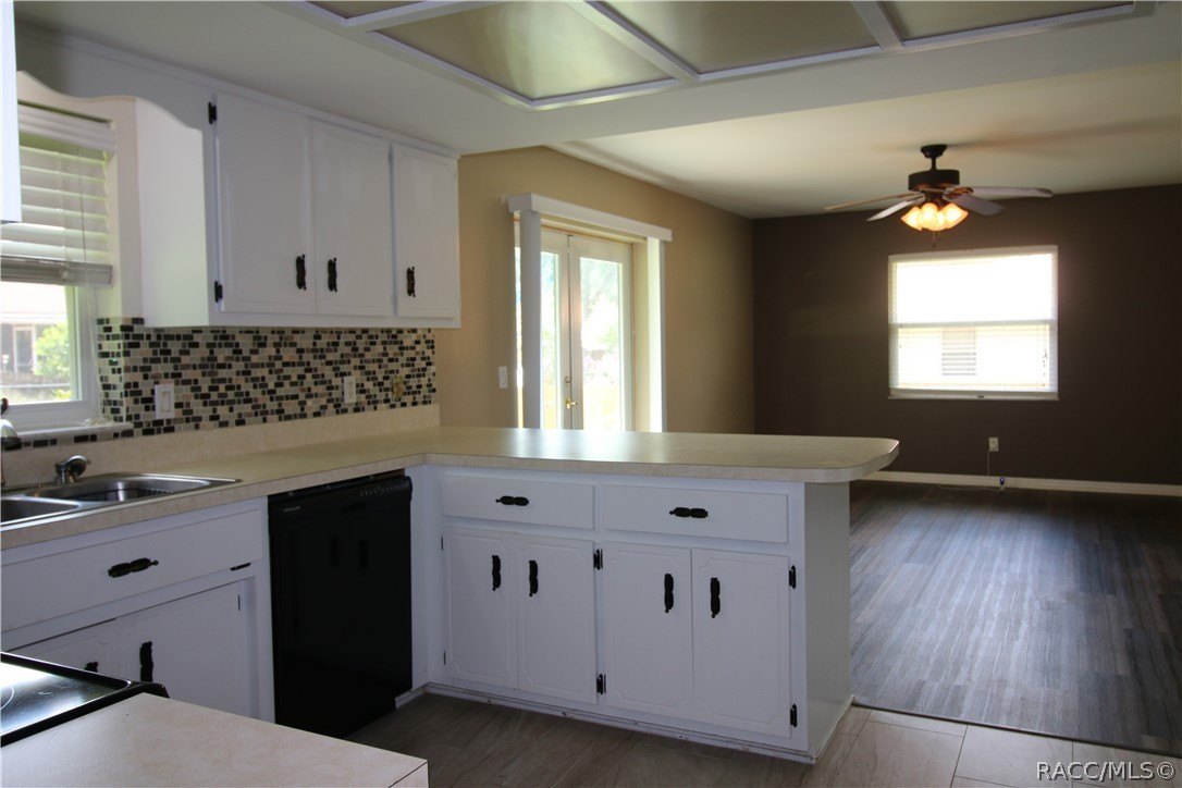 710 Mayflower Ave – photo 5