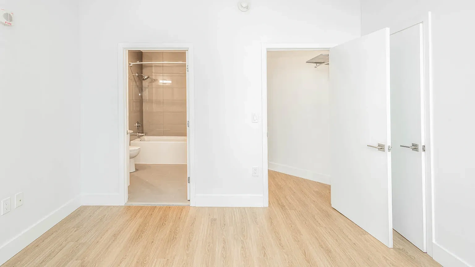 660 Washington – photo 1