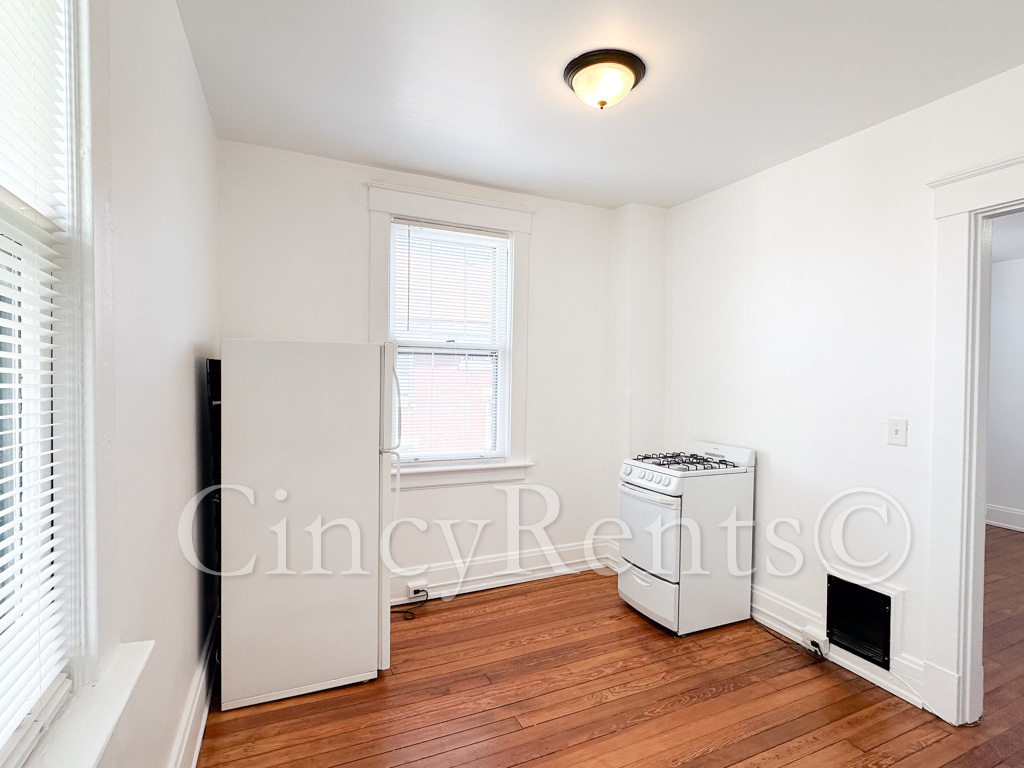 4033 Edwards Rd unit 4 – photo 4