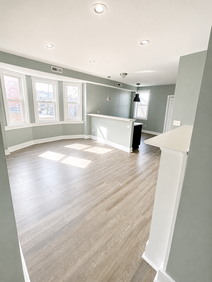 1656 Broadway Ave unit 201 – photo 2