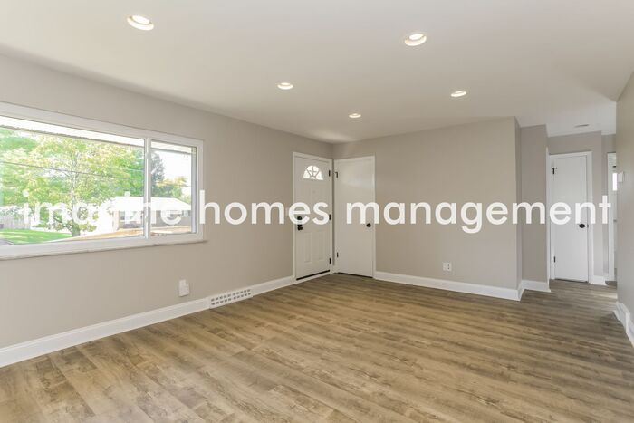10922 Willfleet Dr – photo 4