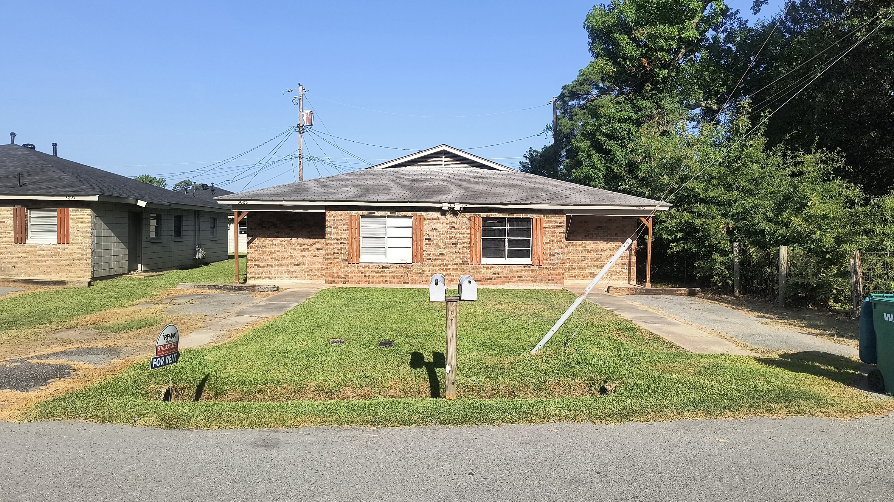 3008 S Holly St – photo 1
