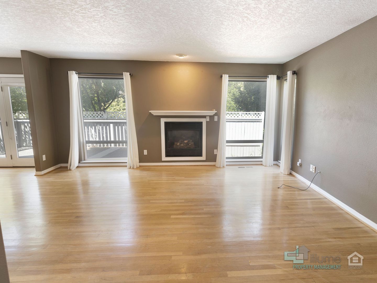 20630 Willamette Dr – photo 4