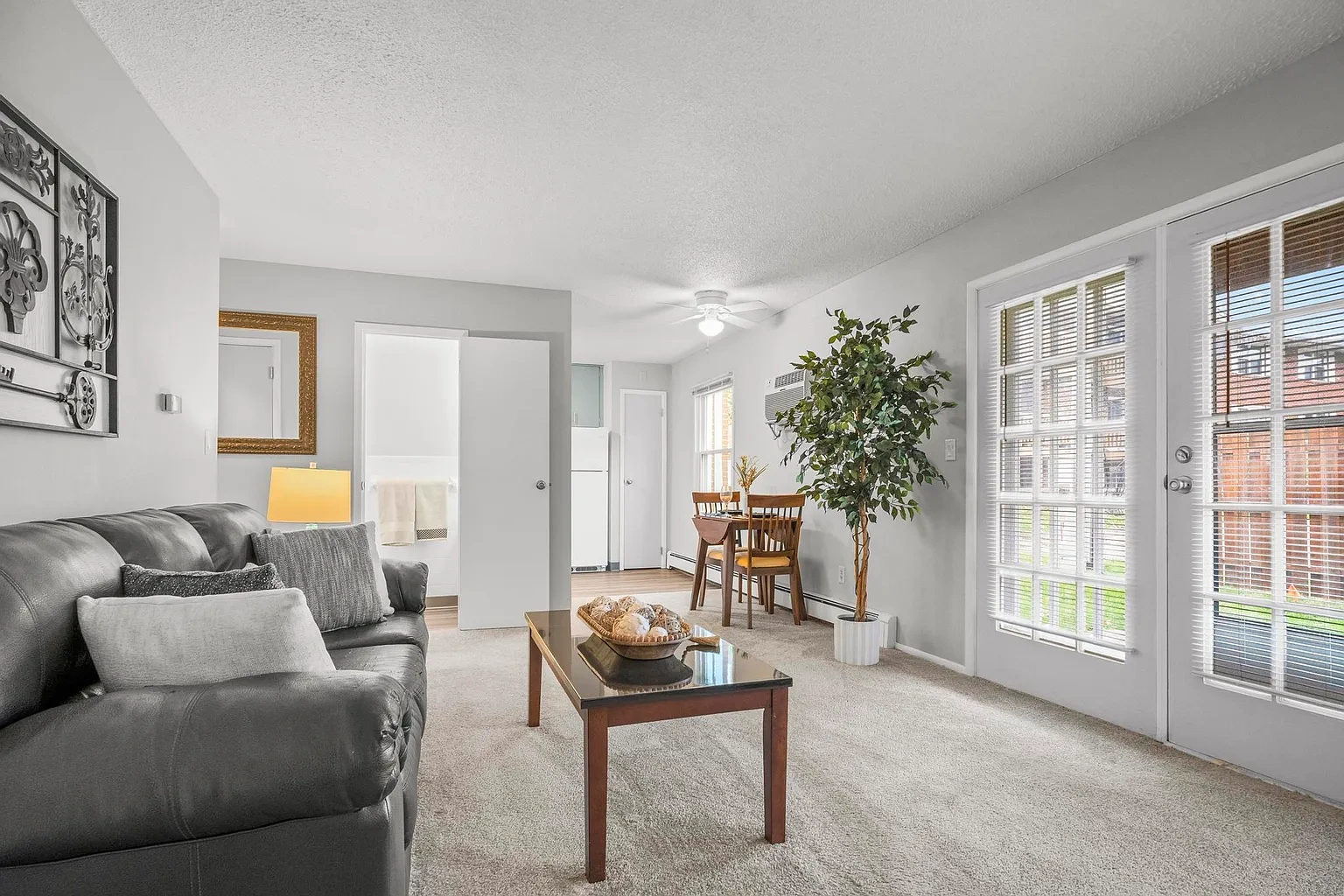 Williamsburg and Portage Pointe Apartments – photo 2