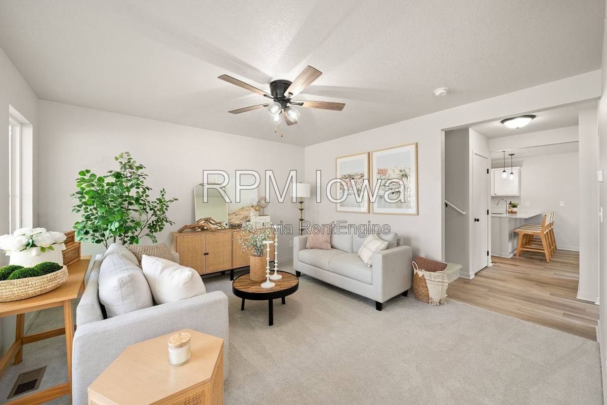 329 Freedom Wy – photo 2