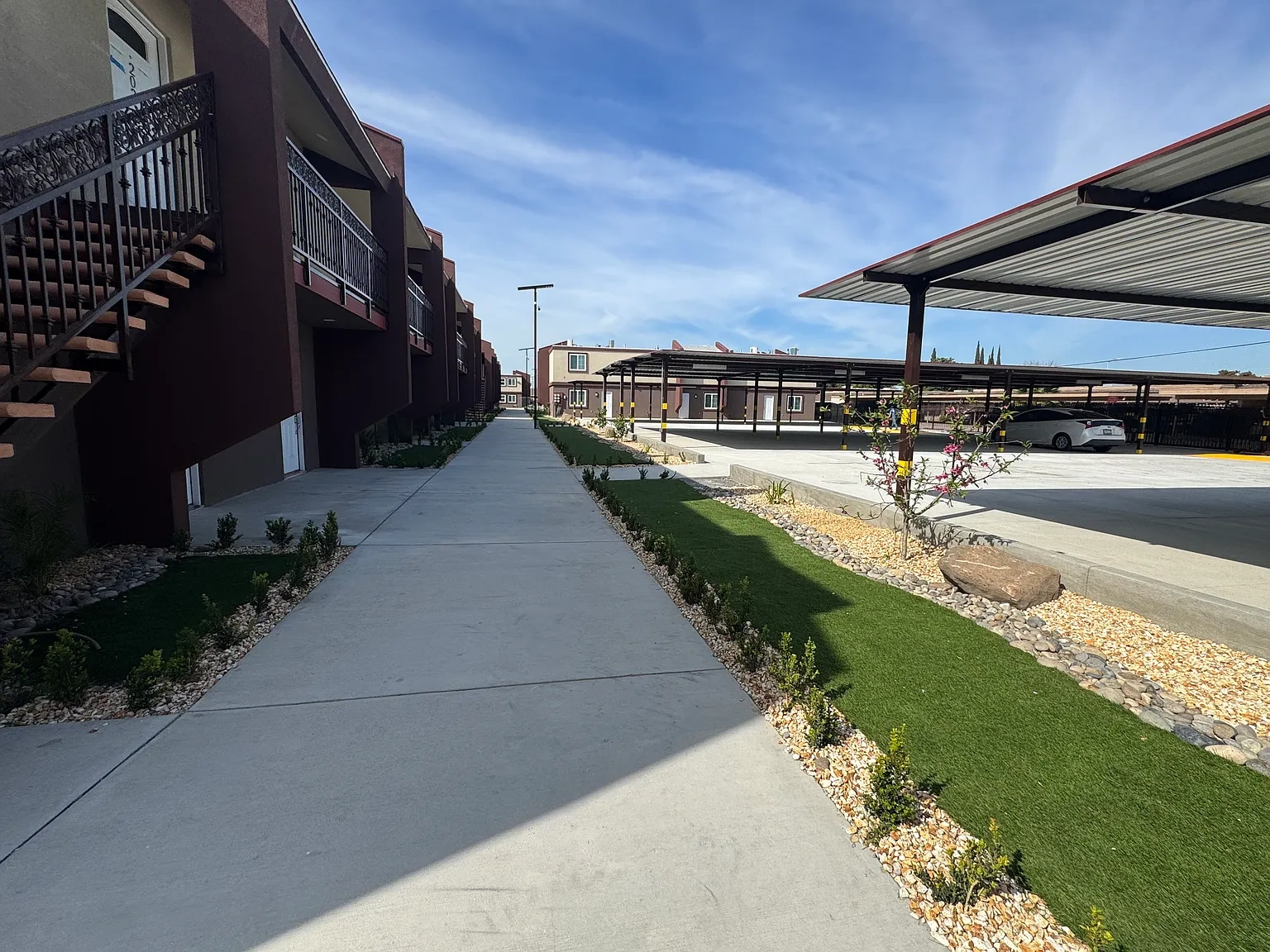 Maple Palace Luxury Apartments – photo 3