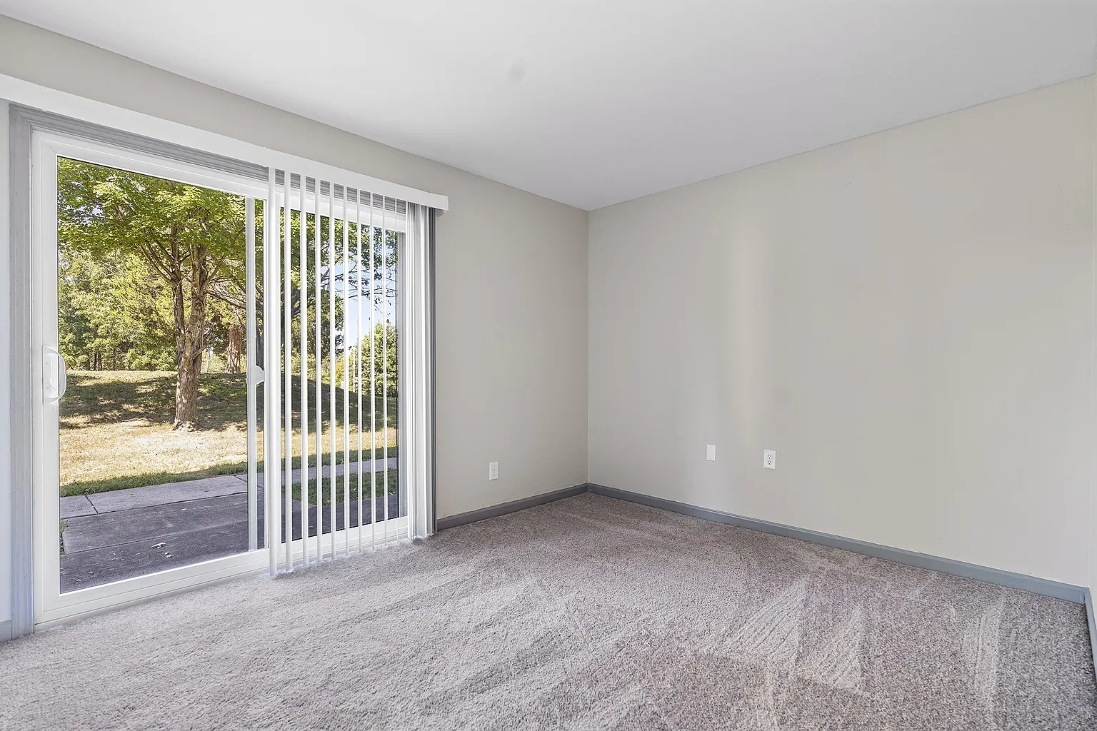 The Hill Apartments – photo 2