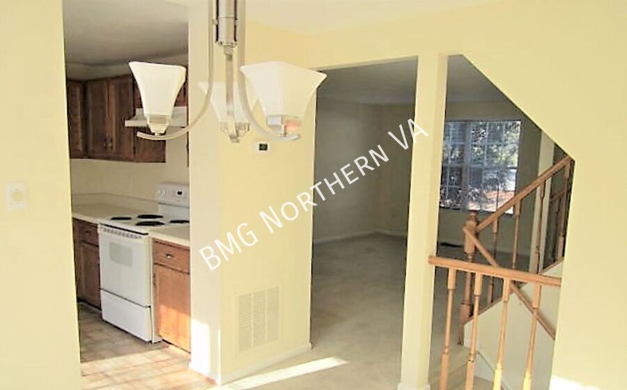 6625 Rockleigh Way – photo 4