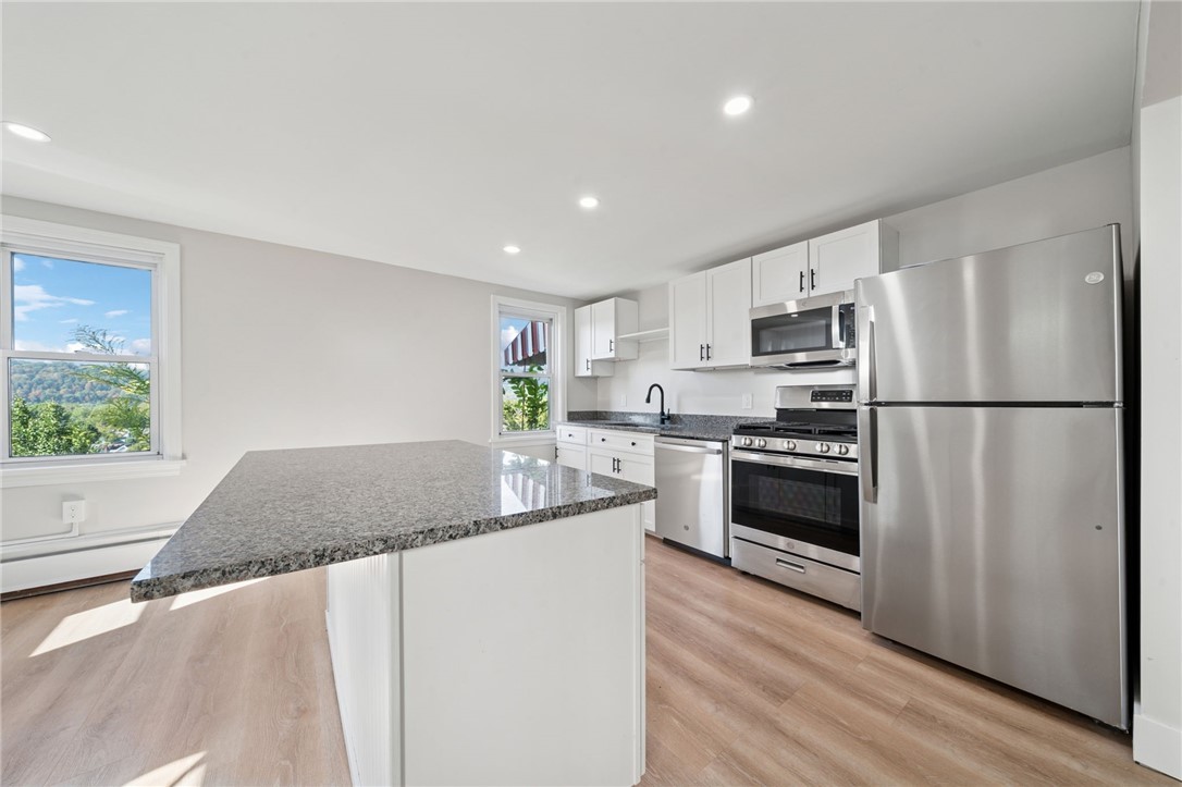 612 Hopkins St unit 2 – photo 2
