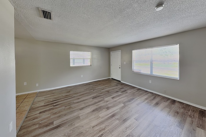 2230 Rohr Dr – photo 3