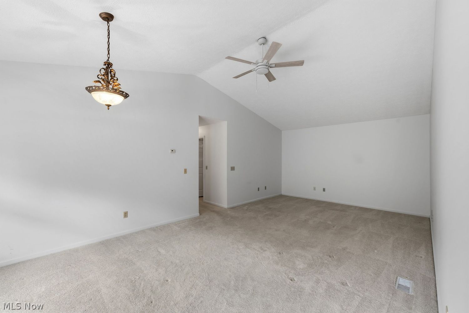 9215 Hickory Ridge Dr – photo 4