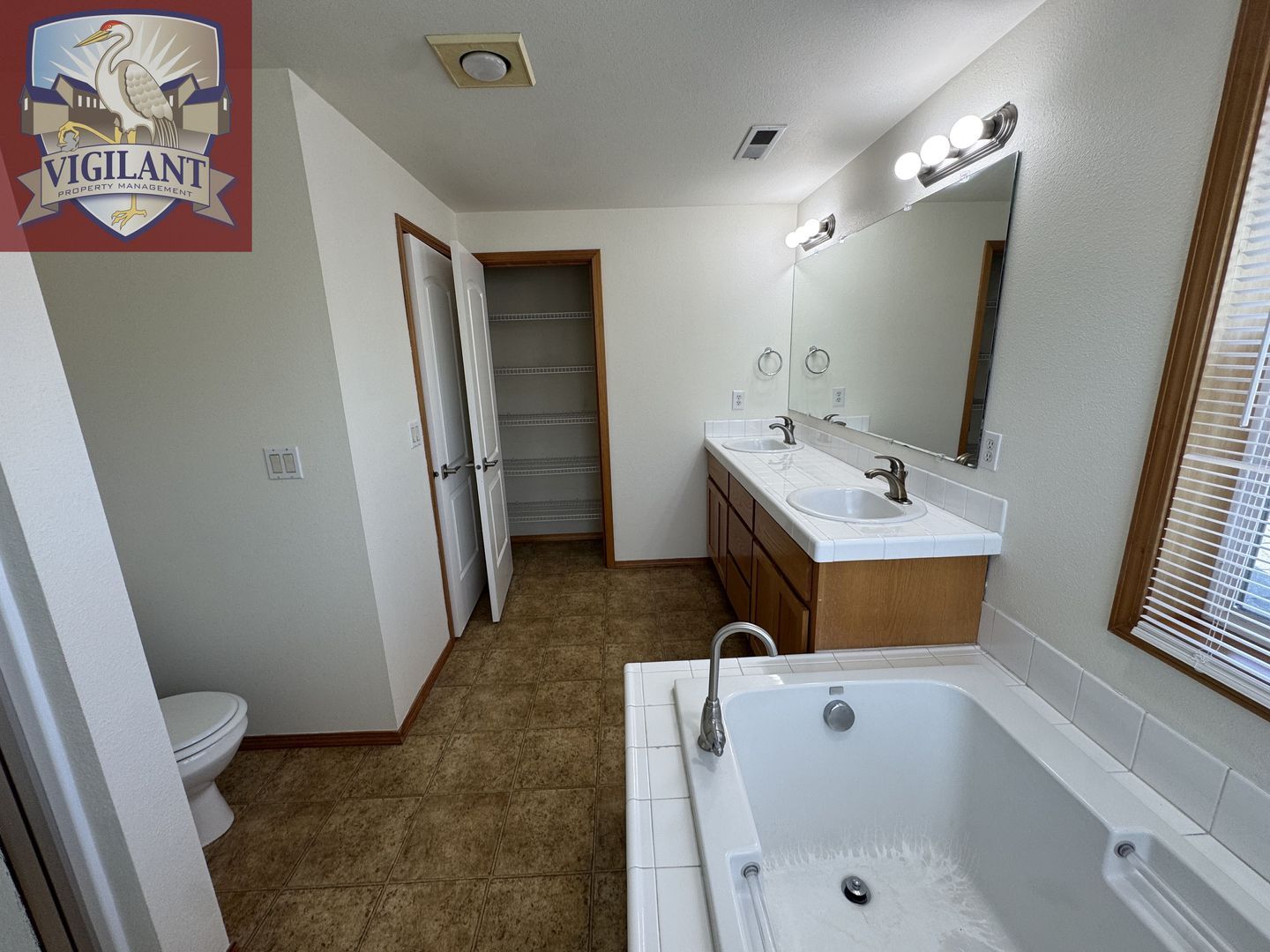 1614 N Falcon Dr – photo 5