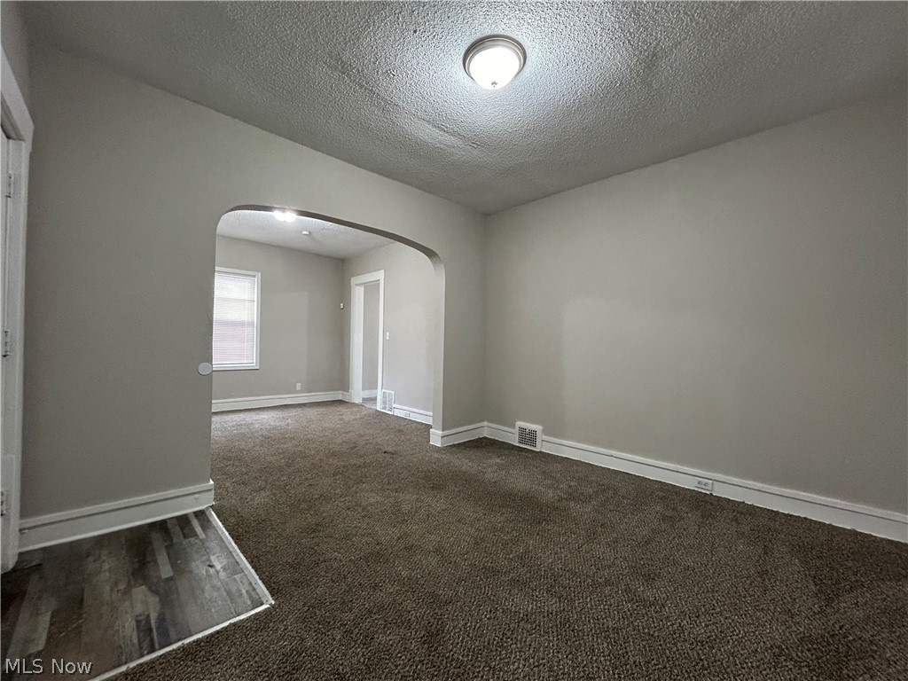 11125 Forest Ave – photo 2