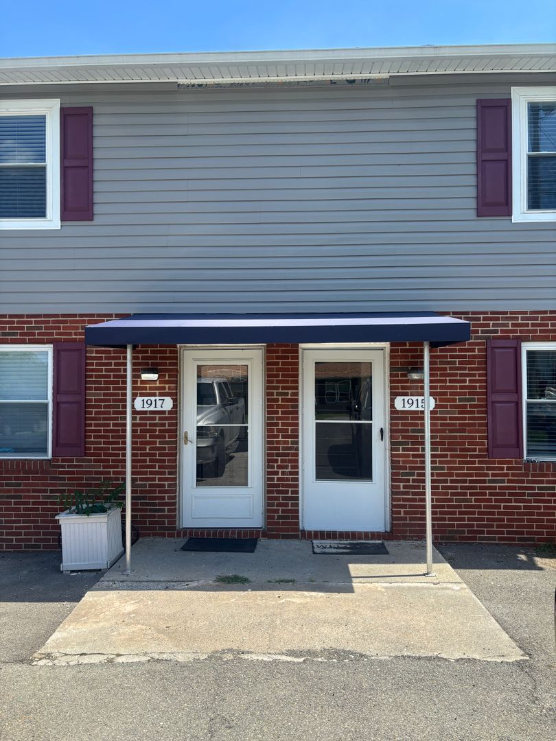 1915 Wallace Ave NE – photo 2