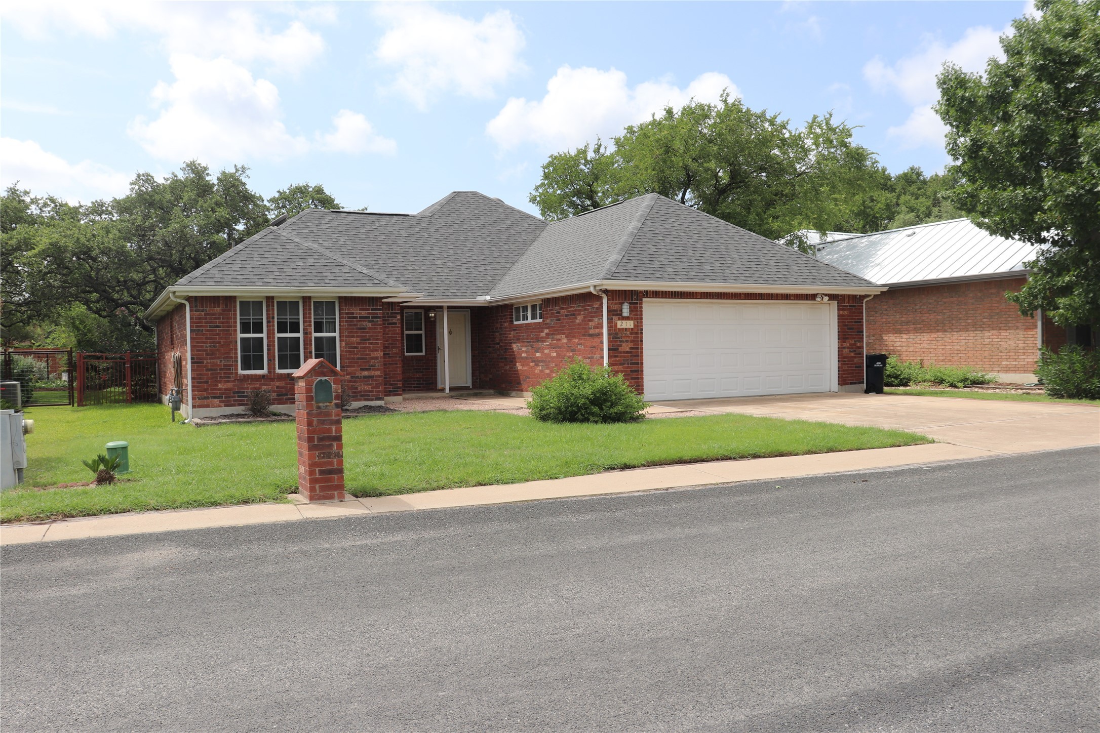 211 Fox Crossing – photo 2