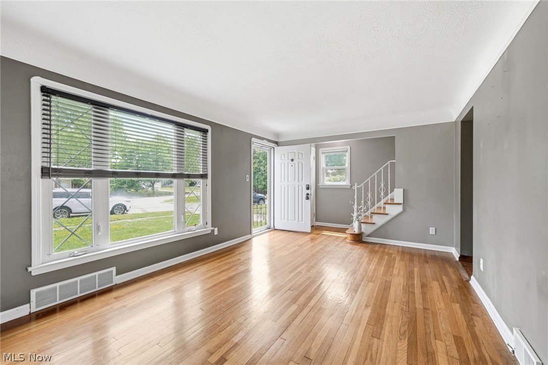 7906 Kenton Ave – photo 4
