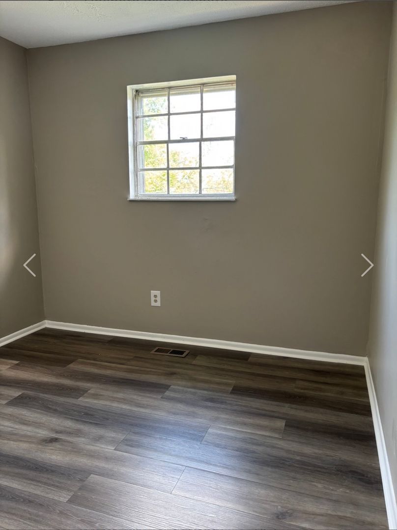 935 East Ave – photo 4