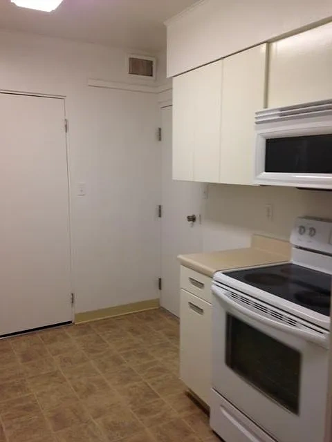 Highland Towers – photo 1